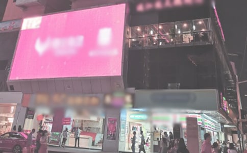读时代广场的蟋蟀有感