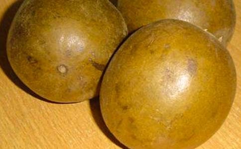 罗汉果泡水喝的功效