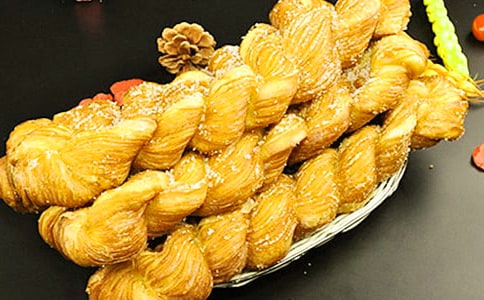 瀑布麻花辫的编法图解