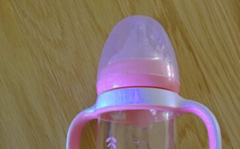 如何使用奶瓶消毒器