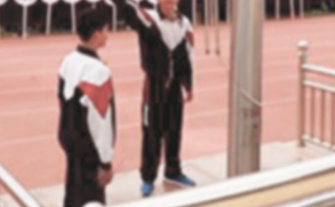 老师升国旗讲话稿