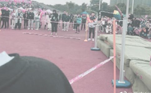 背越式跳高动作要领