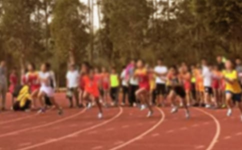 小学运动会入场新颖解说词