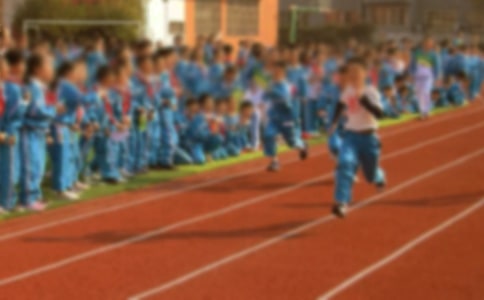 小学运动会班级入场解说词