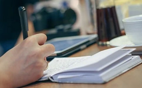 作文:自由的声音——读叶挺的《囚歌》有感